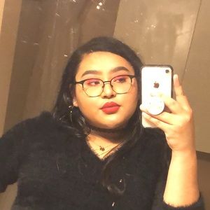 Meet your Posher, Monica